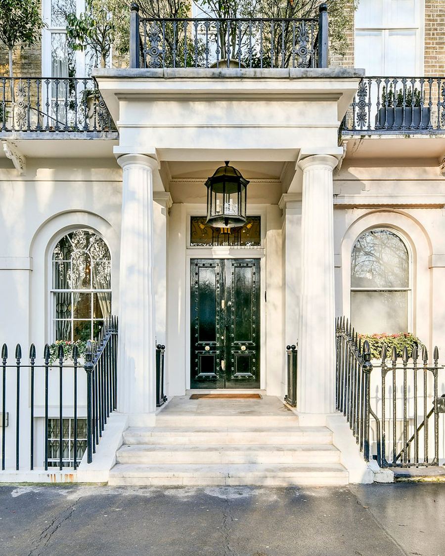 London townhouse entrance